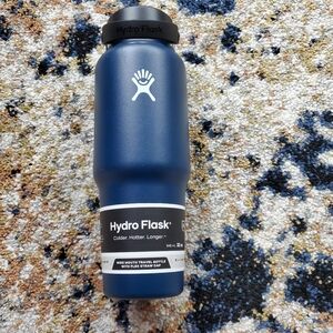 Hydro Flask 32‎ oz Travel Bottle.